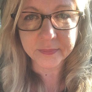 Meet your Posher, Deborah